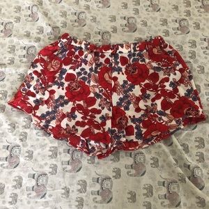 *DONATING SOON* Floral shorts